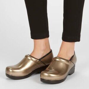 Croft & Barrow SS Sole (Sense)ability Juliana Champagne Slip-On Clogs Size 6 MED